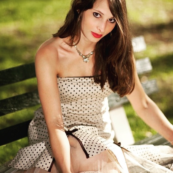 Meet your Posher, Emily - Picture 1 of 1